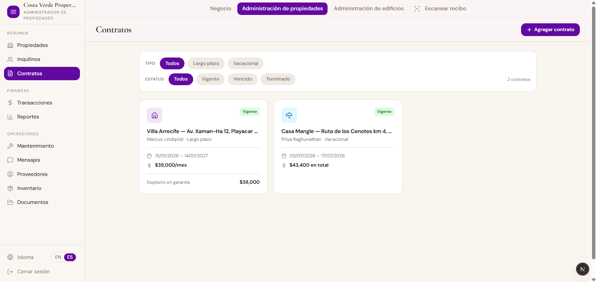 lista de contratos — cada propiedad con su inquilino, con las estancias vacacionales mostrando fechas de entrada y salida junto a los contratos de largo plazo